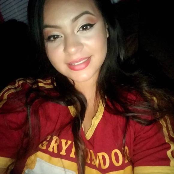 Meet your Posher, Lorena - Picture 1 of 1